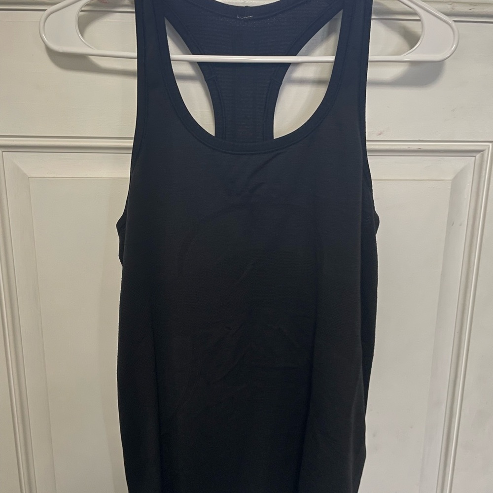 • Lululemon Black Racerback Tank | Size 8/10 (Fits Medium)